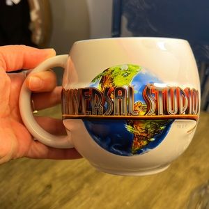 2012 Universal Studios Barrel Shape Cup Mug 3D Globe Logo White Blue Ceramic New